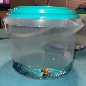 Disney Moana Bucket with lid